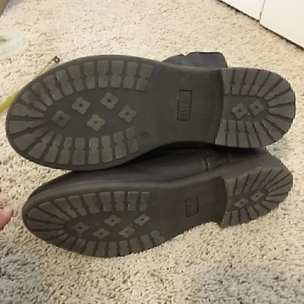 Girls Old Soles brown leather boots size EU 35